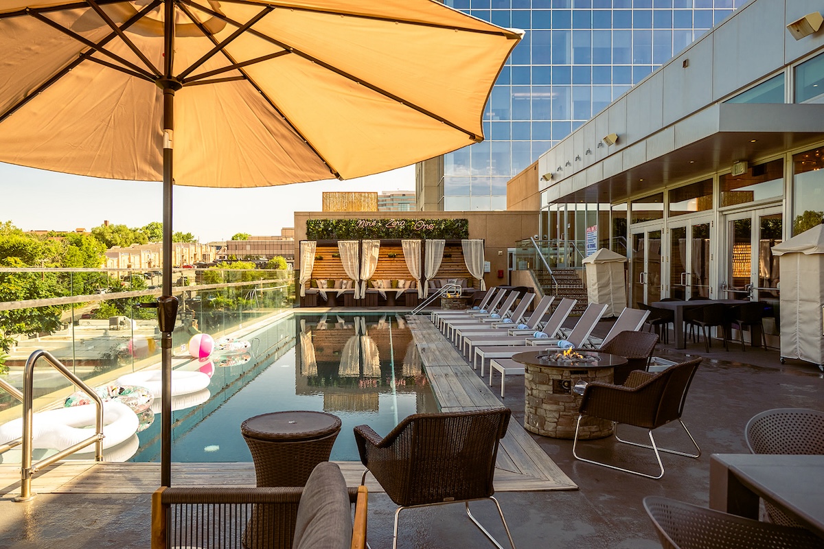 Fontaine Rooftop Pool